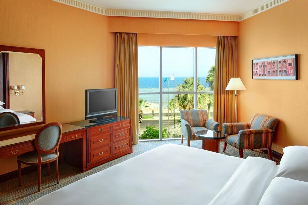 Sheraton Jeddah Hotel - Saudi Brothers Commercial Company Branch Exterior photo A room at the Hilton Sharm El Sheikh