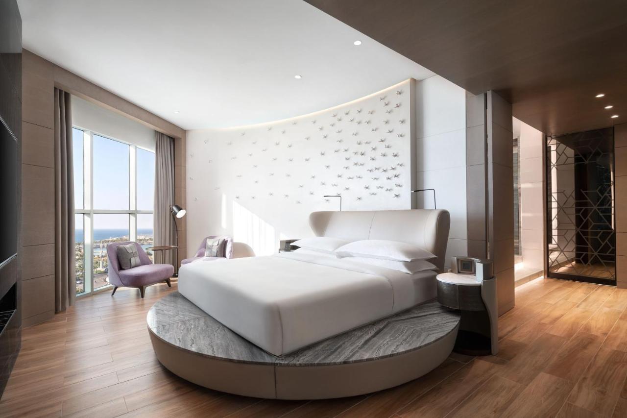 Sheraton Jeddah Hotel - Saudi Brothers Commercial Company Branch Exterior photo A bedroom at the hotel